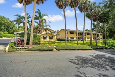 Condo in Mount Dora, Florida, 2 bedrooms  № 1918911 - photo 1