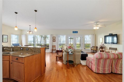Villa ou maison à vendre à Melrose, Floride: 4 chambres, 284.1 m2 № 2232823 - photo 10