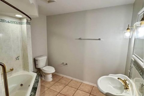 House in Sanford, Florida 4 bedrooms, 198.63 sq.m. № 1827961 - photo 10