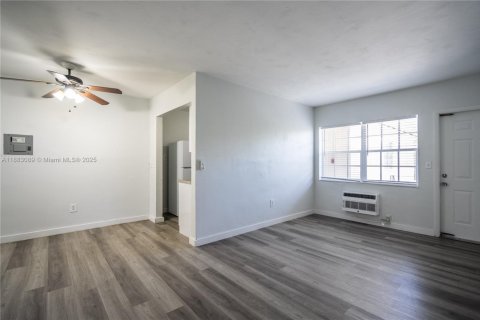 Appartement à louer à Miami Beach, Floride: 1 chambre, 55.74 m2 № 1931709 - photo 2