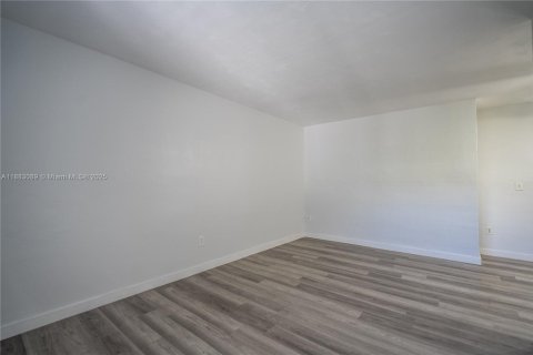 Appartement à louer à Miami Beach, Floride: 1 chambre, 55.74 m2 № 1931709 - photo 4