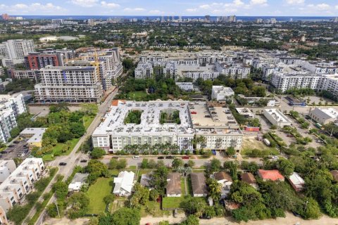 Condo in Fort Lauderdale, Florida, 2 bedrooms  № 2427898 - photo 24