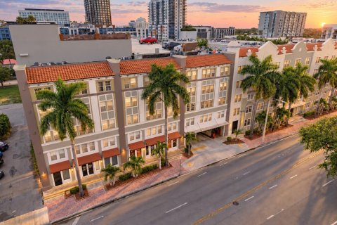 Condo in Fort Lauderdale, Florida, 2 bedrooms  № 2427898 - photo 2