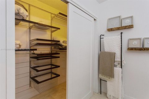 Купить кондоминиум в Халландейл-Бич, Флорида 1 спальня, 78.41м2, № 2053393 - фото 27