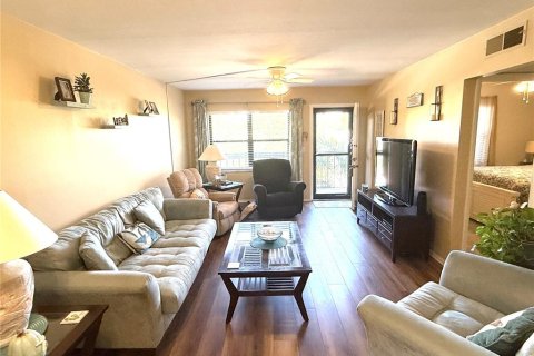 Condo in Bradenton, Florida, 2 bedrooms  № 2199305 - photo 14