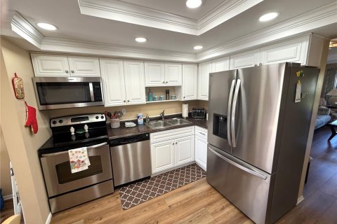Condo in Bradenton, Florida, 2 bedrooms  № 2199305 - photo 7