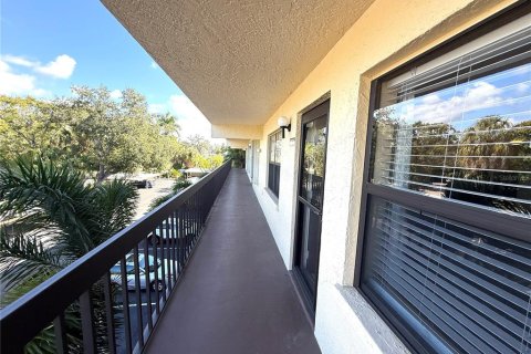 Condo in Bradenton, Florida, 2 bedrooms  № 2199305 - photo 29