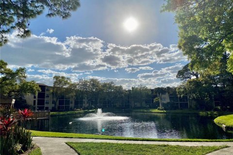 Condo in Bradenton, Florida, 2 bedrooms  № 2199305 - photo 5