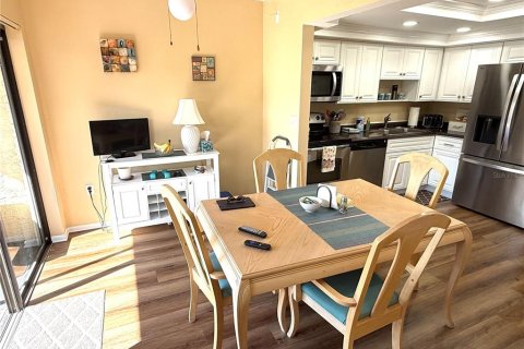 Condo in Bradenton, Florida, 2 bedrooms  № 2199305 - photo 10