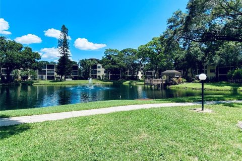 Condo in Bradenton, Florida, 2 bedrooms  № 2199305 - photo 4
