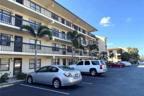 Condo in Bradenton, Florida, 2 bedrooms  № 2199305 - photo 2