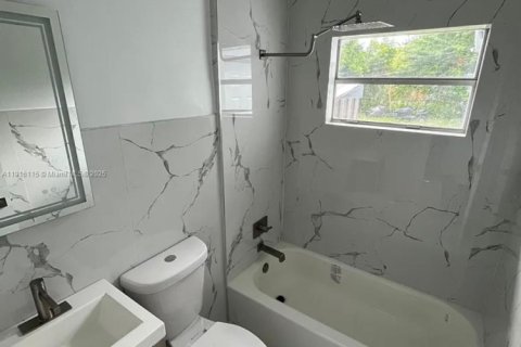 House in Pompano Beach, Florida 3 bedrooms, 78.04 sq.m. № 2016358 - photo 5