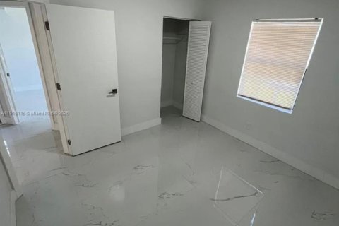 House in Pompano Beach, Florida 3 bedrooms, 78.04 sq.m. № 2016358 - photo 7