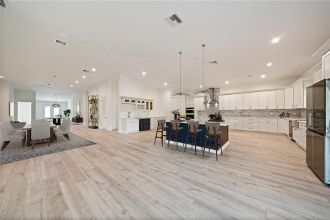 House in Tarpon Springs, Florida 4 bedrooms, 438.78 sq.m. № 1653840 - photo 7