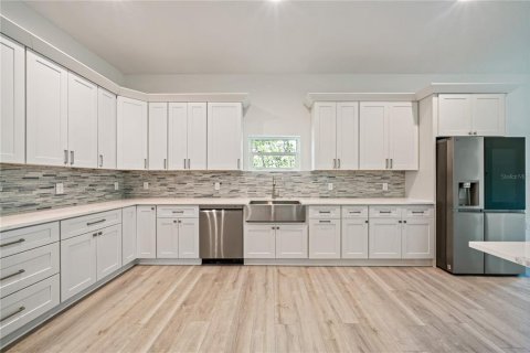 House in Tarpon Springs, Florida 4 bedrooms, 438.78 sq.m. № 1653840 - photo 26