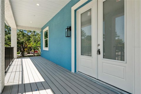 House in Tarpon Springs, Florida 4 bedrooms, 438.78 sq.m. № 1653840 - photo 11