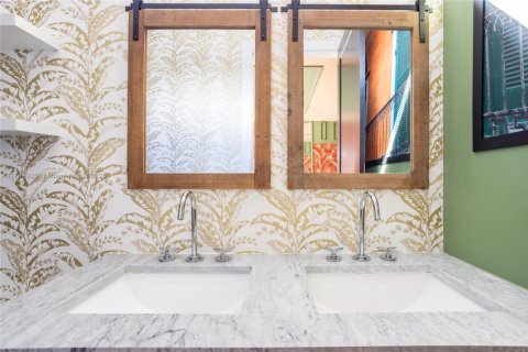 Купить виллу или дом в Майами, Флорида 3 спальни, 161.65м2, № 1985638 - фото 13