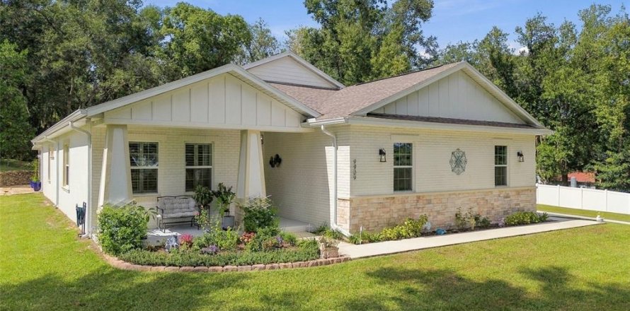 Villa ou maison à Dade City, Floride 4 chambres, 216.65 m2 № 2430531