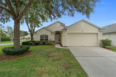 House in Land O' Lakes, Florida 3 bedrooms, 163.32 sq.m. № 2207442