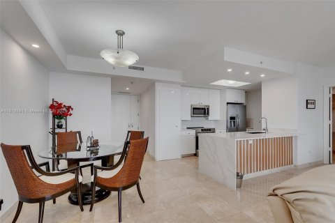 Condominio en venta en Miami, Florida, 1 dormitorio, 100.98 m2 № 1937886 - foto 3