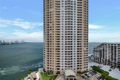 Condo in Miami, Florida, 1 bedroom  № 1937886 - photo 16