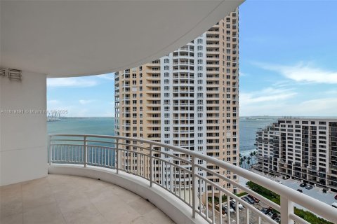 Condo in Miami, Florida, 1 bedroom  № 1937886 - photo 19