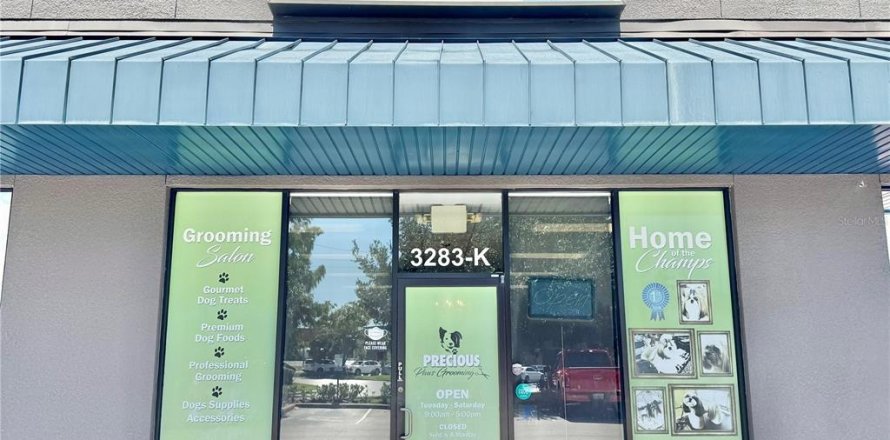 Immobilier commercial à Kissimmee, Floride 92.9 m2 № 2094641