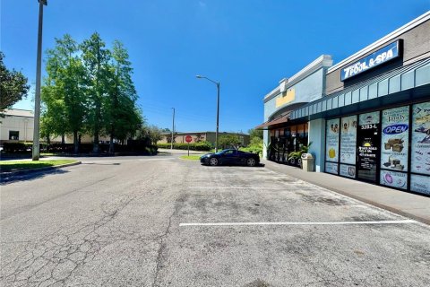 Immobilier commercial à vendre à Kissimmee, Floride: 92.9 m2 № 2094641 - photo 4
