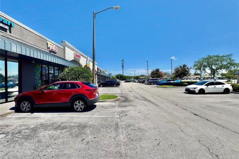 Immobilier commercial à vendre à Kissimmee, Floride: 92.9 m2 № 2094641 - photo 3