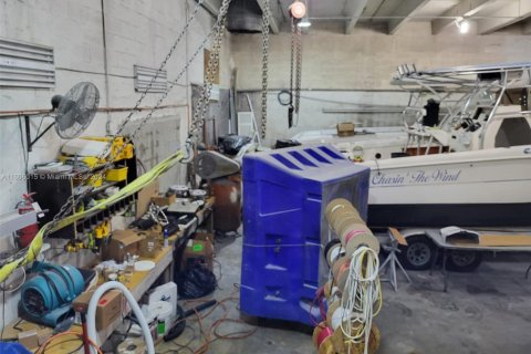 Propiedad comercial en venta en Miami, Florida № 1874288 - foto 6