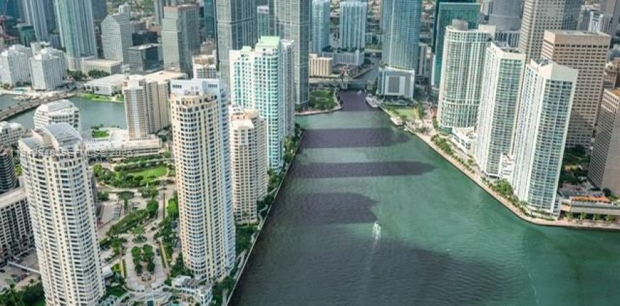 Condominio en Miami, Florida, 2 dormitorios  № 2000989