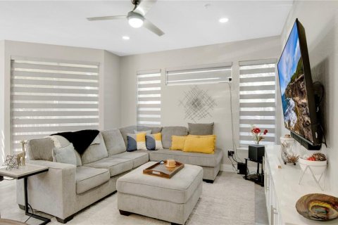 Condo in Orlando, Florida, 1 bedroom  № 1744381 - photo 4