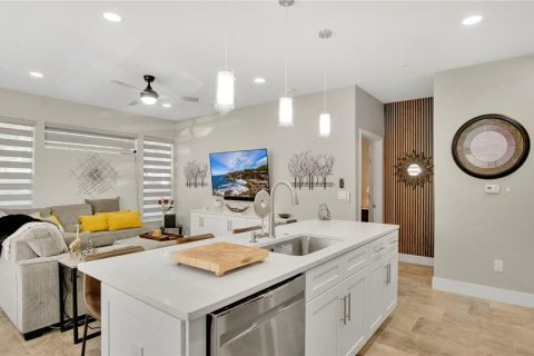 Condo in Orlando, Florida, 1 bedroom  № 1744381 - photo 8