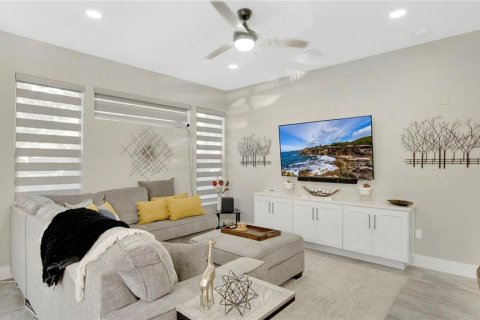 Condo in Orlando, Florida, 1 bedroom  № 1744381 - photo 5
