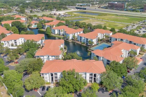 Condo in Orlando, Florida, 1 bedroom  № 1744381 - photo 1