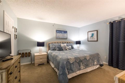 Condo in Indian Shores, Florida, 1 bedroom  № 2377798 - photo 11