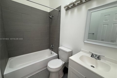 Купить таунхаус в Норт-Лодердейл, Флорида 2 спальни, 110.18м2, № 2042957 - фото 18