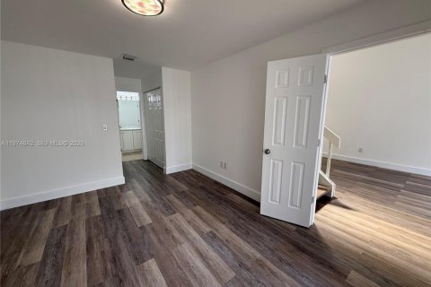 Купить таунхаус в Норт-Лодердейл, Флорида 2 спальни, 110.18м2, № 2042957 - фото 15