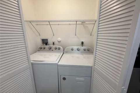 Купить таунхаус в Норт-Лодердейл, Флорида 2 спальни, 110.18м2, № 2042957 - фото 10