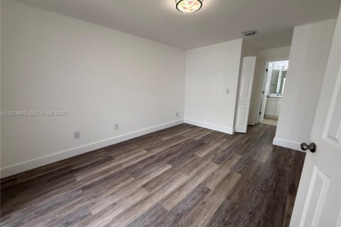 Купить таунхаус в Норт-Лодердейл, Флорида 2 спальни, 110.18м2, № 2042957 - фото 12