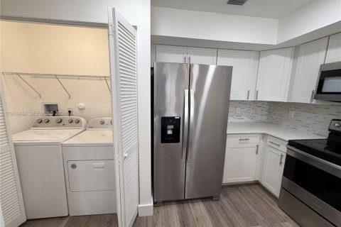 Купить таунхаус в Норт-Лодердейл, Флорида 2 спальни, 110.18м2, № 2042957 - фото 11