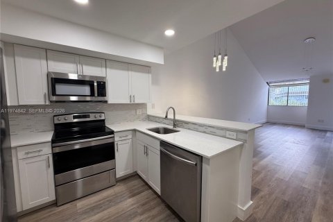 Купить таунхаус в Норт-Лодердейл, Флорида 2 спальни, 110.18м2, № 2042957 - фото 9