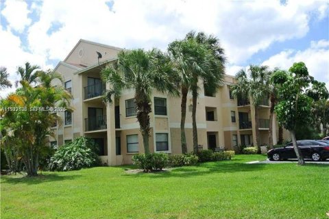 Condominio en alquiler en Sunrise, Florida, 1 dormitorio, 70.05 m2 № 1986740 - foto 1