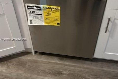 Condominio en alquiler en Sunrise, Florida, 1 dormitorio, 70.05 m2 № 1986740 - foto 7