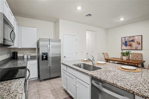 Touwnhouse à vendre à Land O' Lakes, Floride: 3 chambres, 155.43 m2 № 2313349 - photo 12