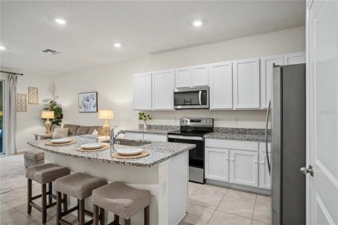 Touwnhouse à vendre à Land O' Lakes, Floride: 3 chambres, 155.43 m2 № 2313349 - photo 10