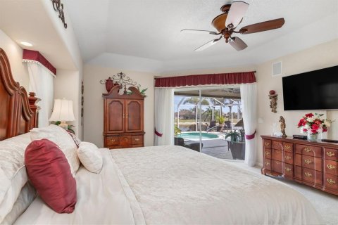 House in Punta Gorda, Florida 3 bedrooms, 207.36 sq.m. № 1563001 - photo 24