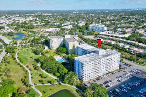 Condo in Hollywood, Florida, 2 bedrooms  № 1077153 - photo 1