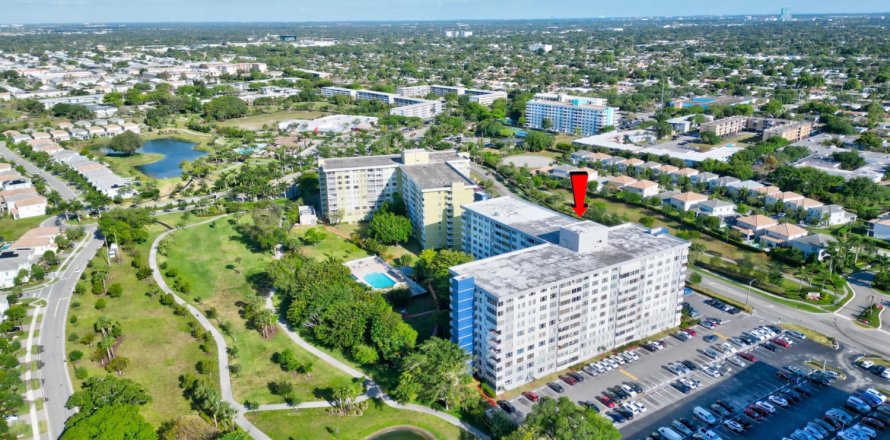 Condominio en Hollywood, Florida, 2 dormitorios № 1077153