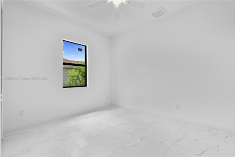 House in Lehigh Acres, Florida 4 bedrooms № 1890714 - photo 20